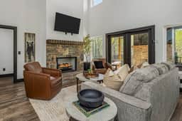Hot Tub Cabin| Pizza Oven | 3 King Suites | Winery - Image 5