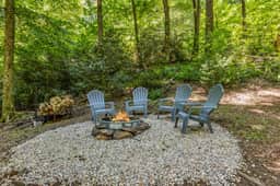 Creekfront Escape •Firepit •Hiking • Pet Friendly - Image 3