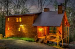 Secluded• Hot Tub • Game Room • Fire pit - Image 2