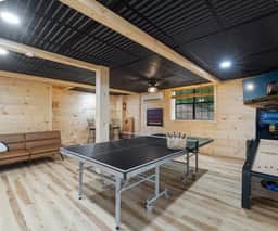 Game room + Hot Tub| 10 min to Downtown Blue Ridge - Image 3