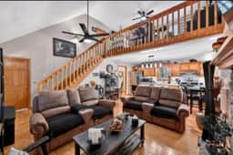 Cozy Cabin • Hot Tub • 5 Min to Winery• Fire pit - Image 4