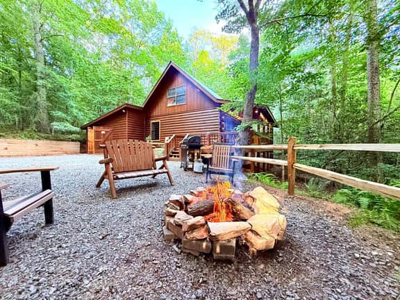 Hot Tub • Pet Friendly • Close to Downtown - Image 5