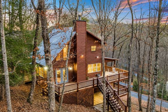 Mountain Views + Fire pit | 10 Min to BR/Yoga Room - Holiday Home - Image 3