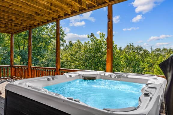 Luxury Log Cabin | Epic Views, Hot Tub, Sleeps 12 - Image 3