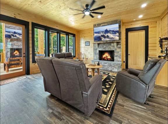 Views | Hot Tub | 2 Min to Winery |Game Room | Lux - Image 5