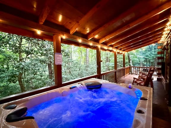 Hot Tub • Pet Friendly • Close to Downtown - Image 1